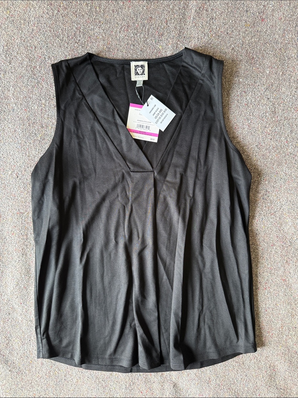 NWT - Anne Klein Black V-Neck Sleeveless Knit Top (Size XXS)
